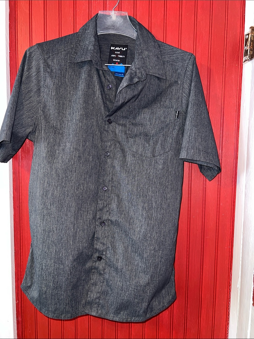 Kavu Men’s Short Sleeve Button-Up Shirt — Charcoal